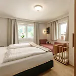 Hotel Felsenhof 4*