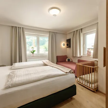 Hotel Felsenhof 4*