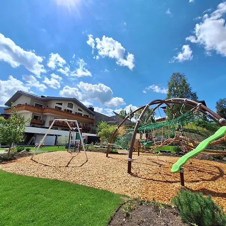 Felsenhof 4*