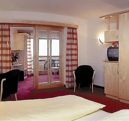 Hotell Felsenhof Flachau