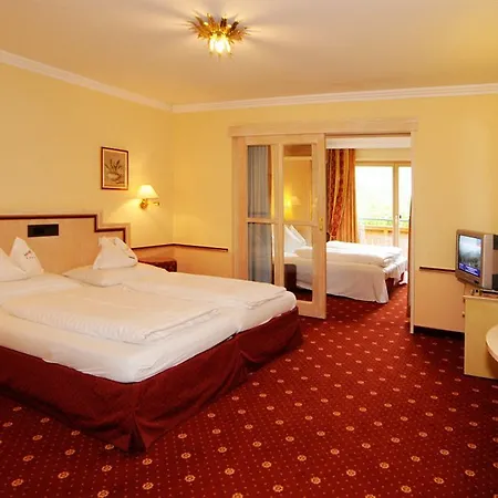 Felsenhof Hotel 4*